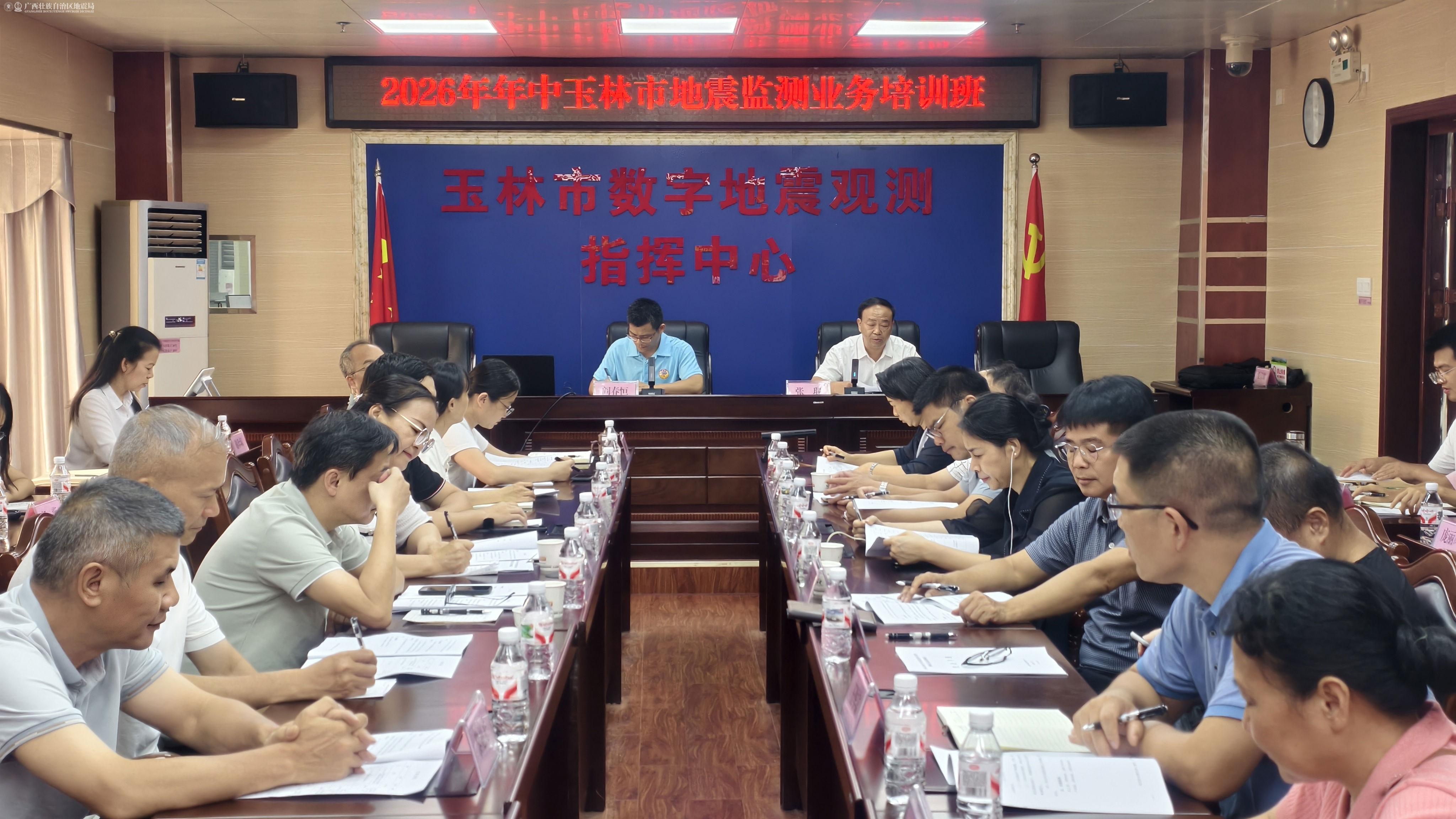 qqq摄影:朱志鹏.jpg